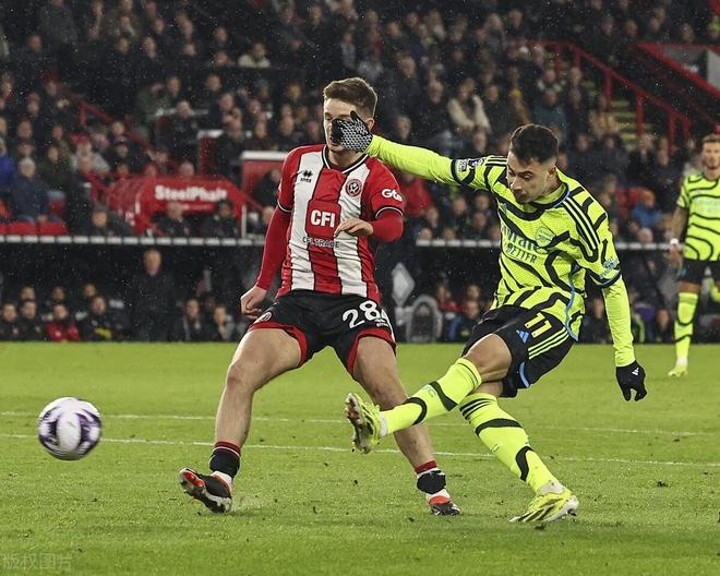 开云体育官网-加拿大队观众热烈欢呼！，JackeyLove迎来十五赛季出色发挥引发球迷热议的简单介绍-开云体育官网